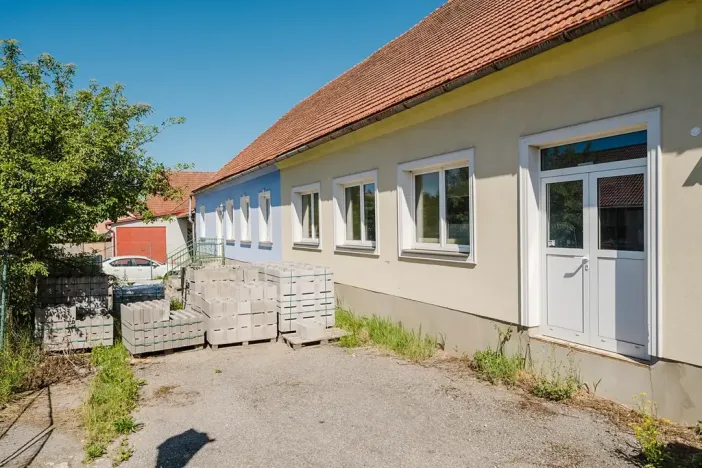 Prodej vícegeneračního domu, Kamenice, 1737 m2