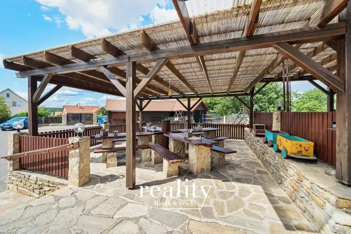 Prodej restaurace, Lesná, 450 m2
