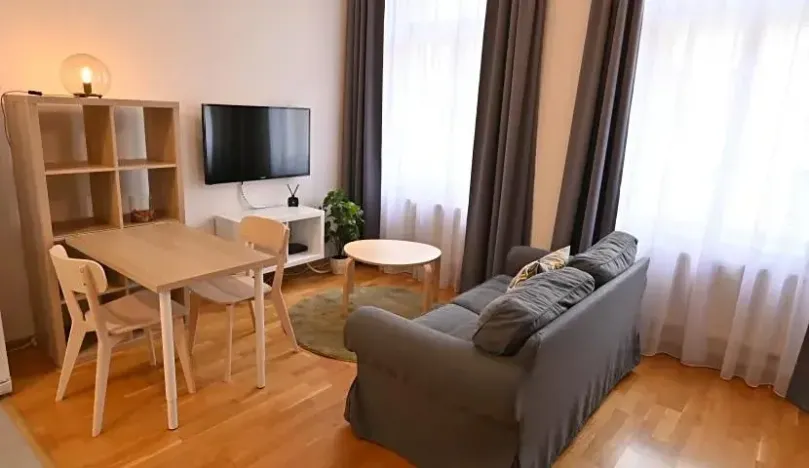 Pronájem bytu 1+kk, Praha - Vinohrady, Sázavská, 35 m2
