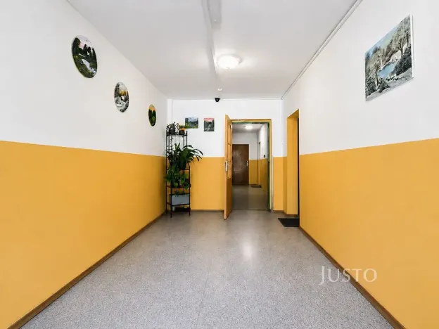 Prodej bytu 2+1, Praha - Kobylisy, Šimůnkova, 46 m2