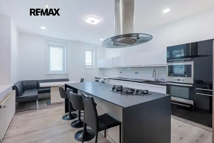 Pronájem bytu 4+kk, Praha - Smíchov, Pod tratí, 111 m2