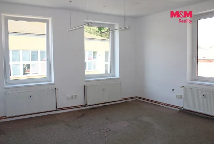 Pronájem kanceláře, Nová Paka, Komenského, 23 m2