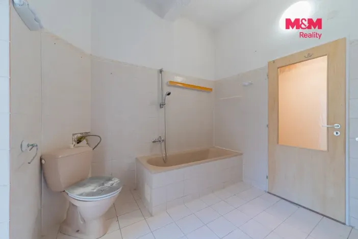 Prodej bytu 1+1, Karlovy Vary - Drahovice, Mattoniho nábřeží, 48 m2
