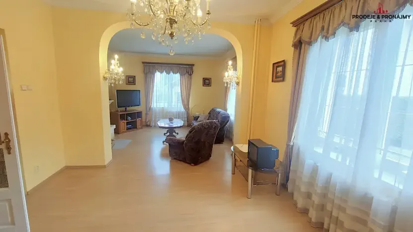 Prodej vily, Praha - Suchdol, 243 m2
