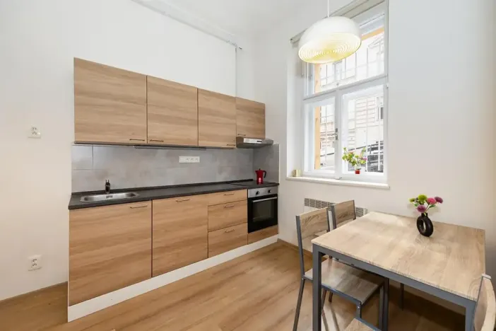 Pronájem komerční nemovitosti, Praha - Smíchov, Grafická, 29 m2