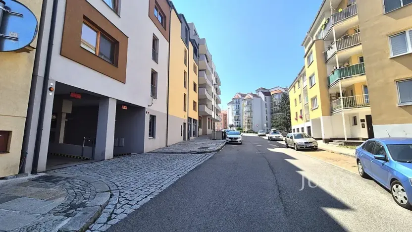 Pronájem garáže, Písek, Švantlova, 17 m2