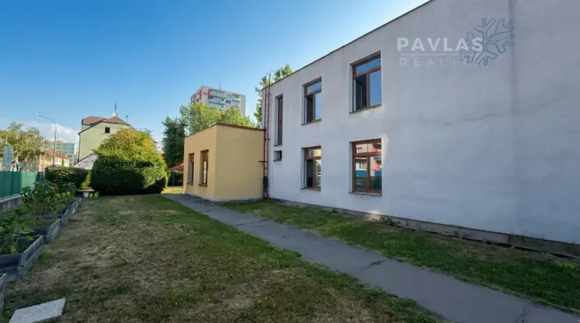 Pronájem ordinace, České Budějovice, Zachariášova, 1000 m2
