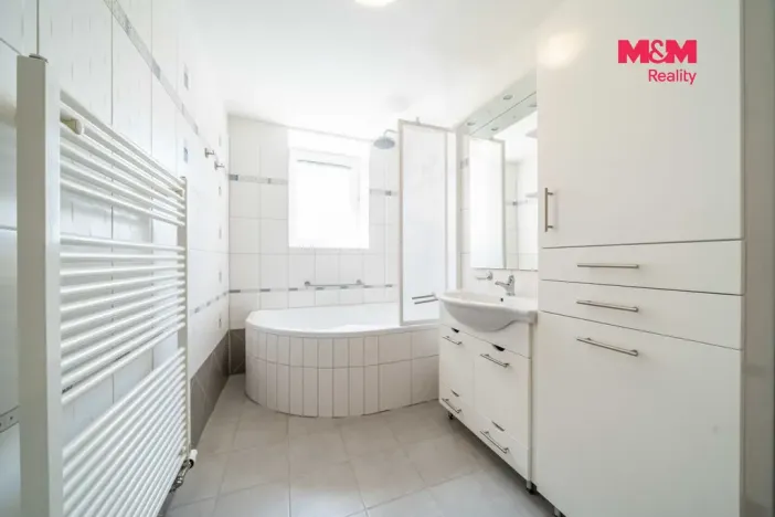 Pronájem bytu 1+kk, Plzeň - Skvrňany, Waltrova, 50 m2