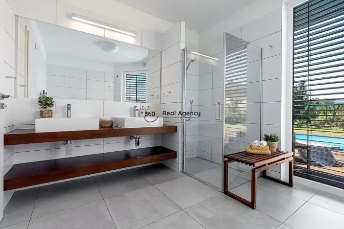 Prodej rodinného domu, Trnová, 214 m2