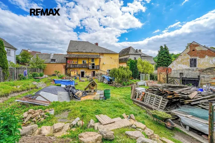 Prodej rodinného domu, Úterý, 677 m2