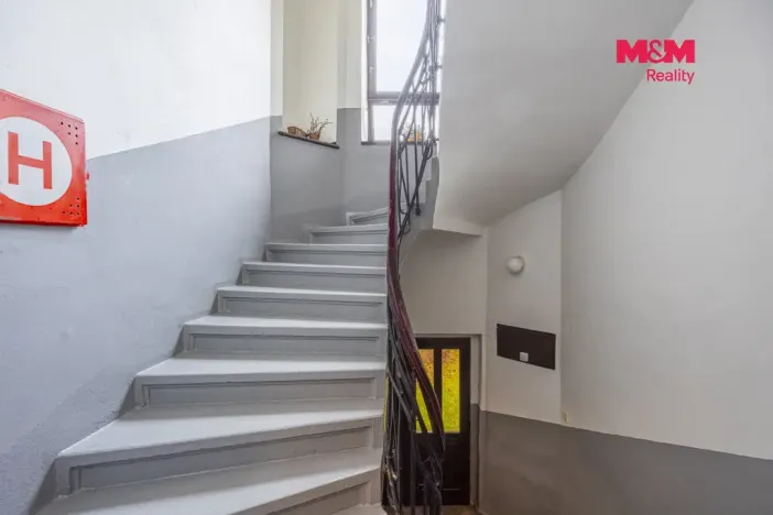 Prodej bytu 3+1, Jaroměř - Pražské Předměstí, Husova, 124 m2