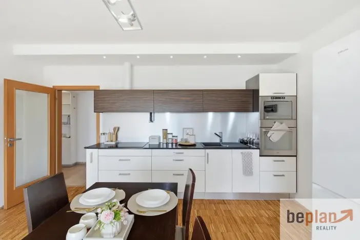 Pronájem bytu 2+kk, Praha - Malešice, Univerzitní, 63 m2
