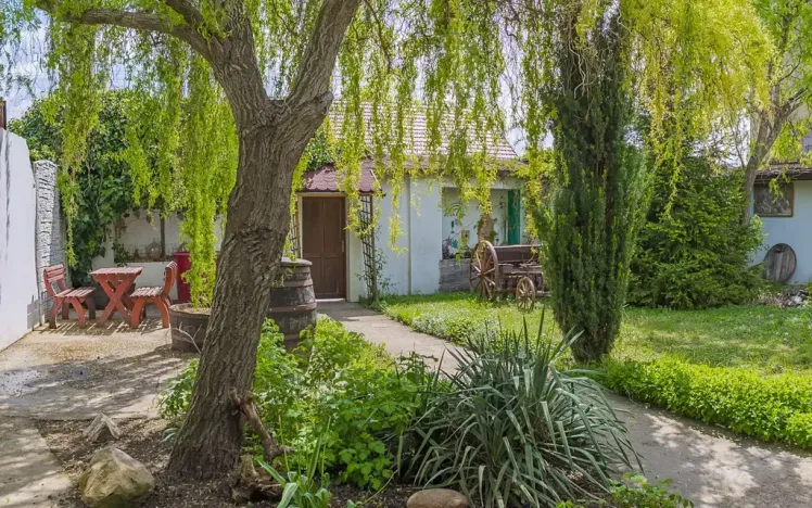 Prodej pozemku pro bydlení, Velké Pavlovice, Trávníky, 1840 m2