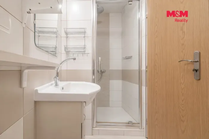 Prodej rodinného domu, Velké Karlovice, 245 m2