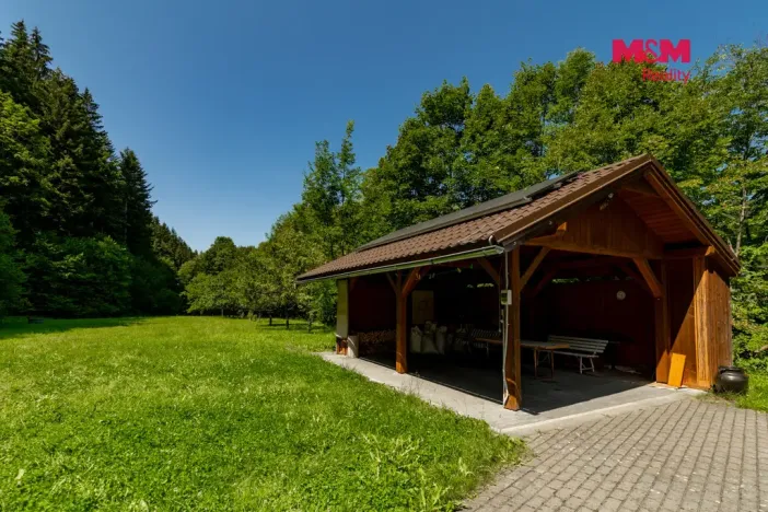 Prodej rodinného domu, Velké Karlovice, 245 m2