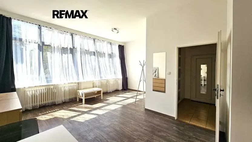 Prodej bytu 1+kk, Praha - Vršovice, Tádžická, 33 m2
