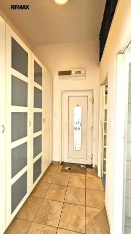 Prodej bytu 1+kk, Praha - Vršovice, Tádžická, 33 m2