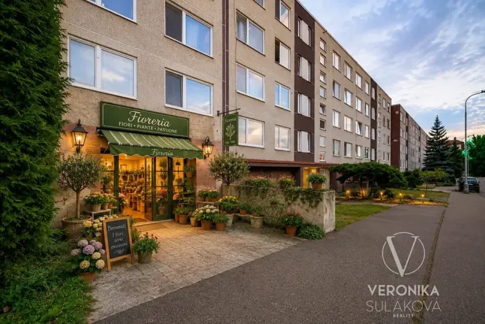 Prodej obchodního prostoru, Praha - Černý Most, Šromova, 76 m2