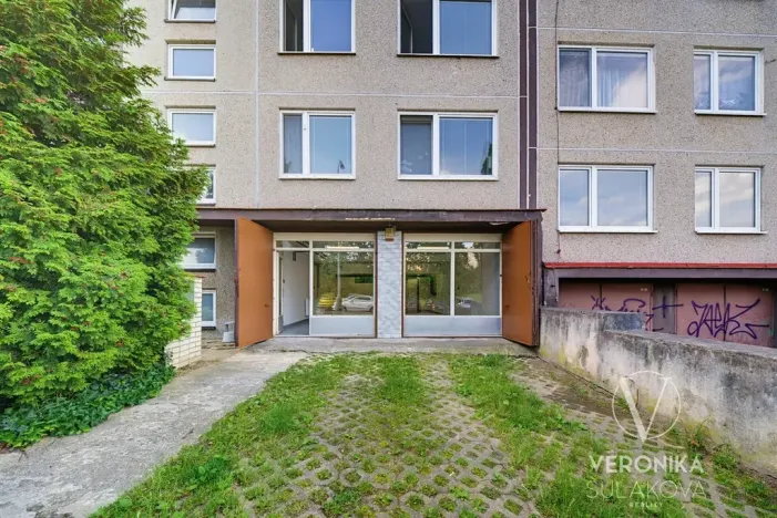 Prodej obchodního prostoru, Praha - Černý Most, Šromova, 76 m2