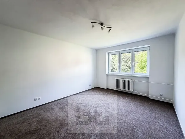 Pronájem bytu 2+1, Karlovy Vary, Šumavská, 50 m2