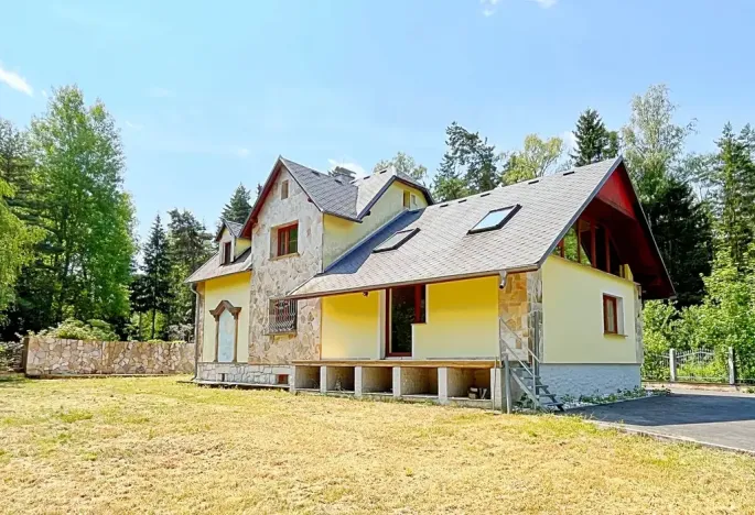 Prodej rodinného domu, Plesná, Sokolská, 200 m2