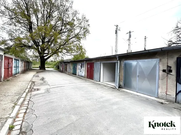 Prodej garáže, Brno, Sazenice, 17 m2