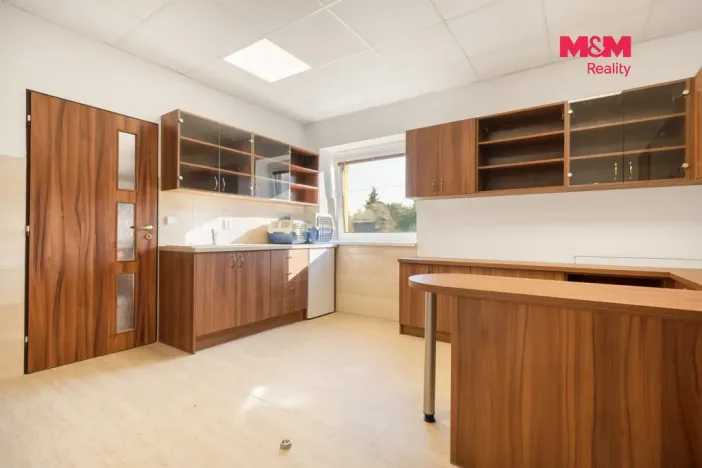 Prodej obchodního prostoru, Lázně Bohdaneč, Škroupova, 202 m2