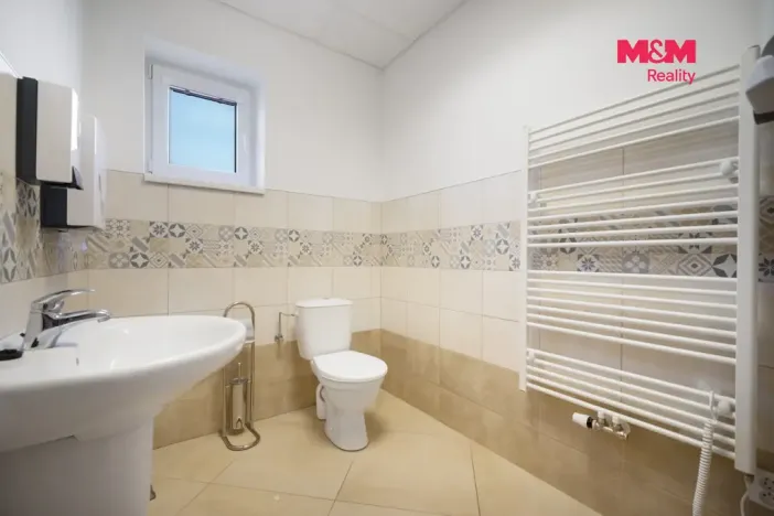 Prodej obchodního prostoru, Lázně Bohdaneč, Škroupova, 202 m2