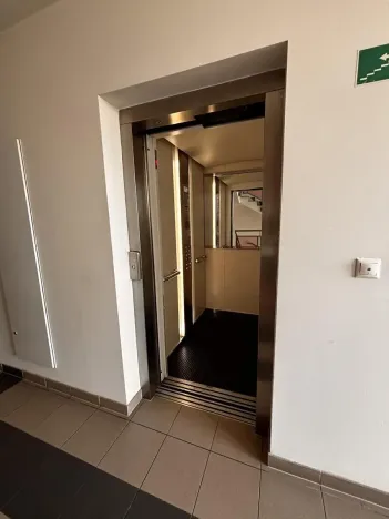 Pronájem bytu 2+kk, Praha - Háje, Jurkovičova, 59 m2