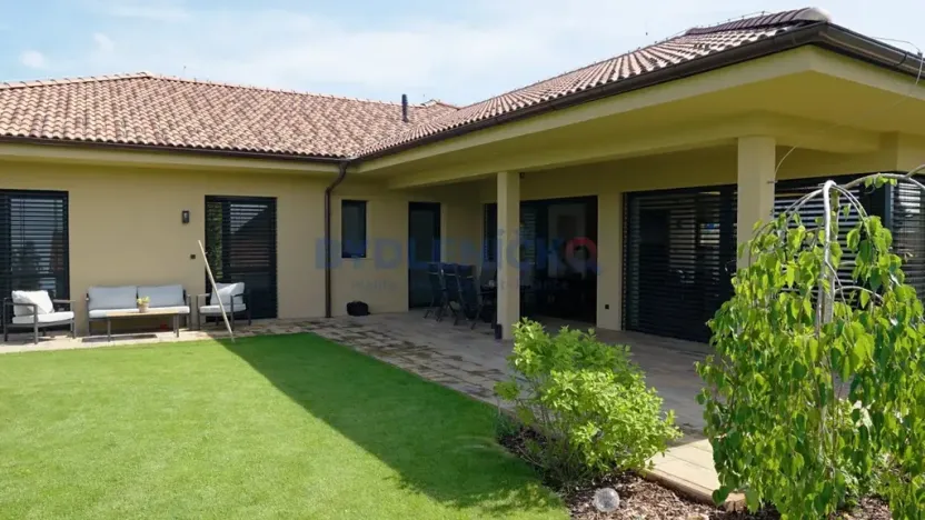 Prodej rodinného domu, Dynín, 219 m2