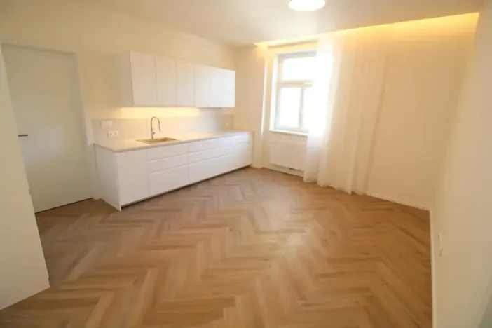 Pronájem bytu 2+kk, Praha - Žižkov, Jeseniova, 51 m2