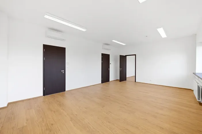 Pronájem kanceláře, Mělník, Bezručova, 240 m2