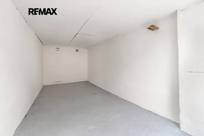 Prodej garáže, Praha - Břevnov, 18 m2