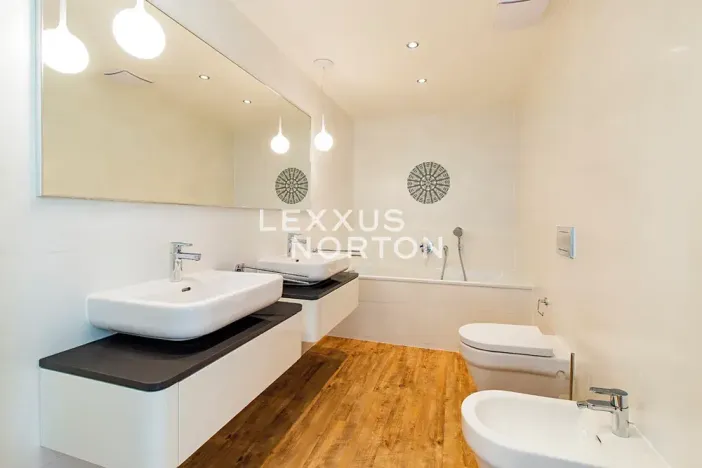 Pronájem bytu 3+1, Praha - Holešovice, Na Maninách, 150 m2
