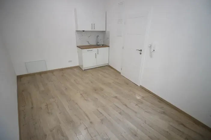 Pronájem kanceláře, Praha - Vinohrady, Budečská, 24 m2