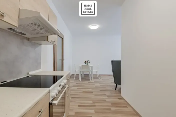 Pronájem bytu 1+kk, Praha - Strašnice, Zvěřinova, 48 m2