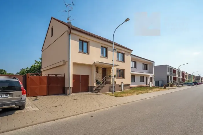 Prodej rodinného domu, Březí, Mládežnická, 230 m2