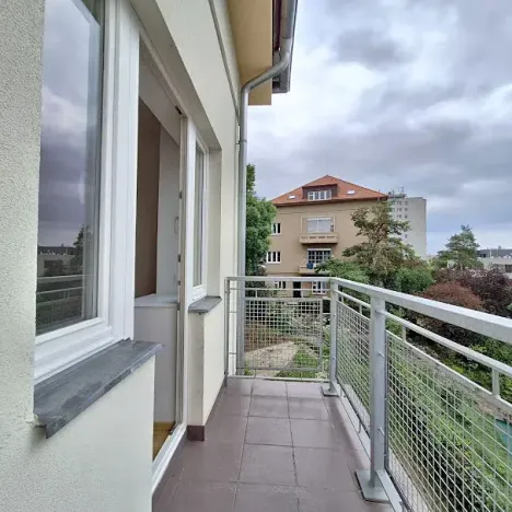 Pronájem bytu 2+1, Praha - Smíchov, Podbělohorská, 42 m2