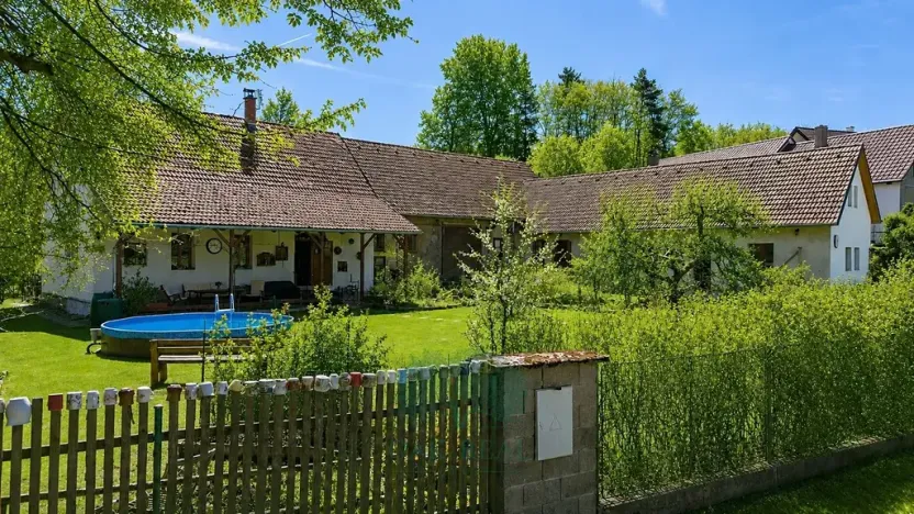 Prodej vícegeneračního domu, Skomelno, 284 m2