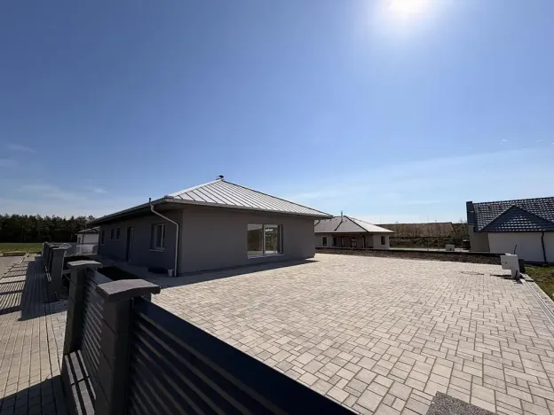 Prodej rodinného domu, Sukorady, 200 m2