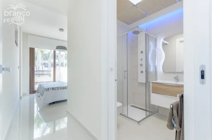 Prodej rodinného domu, Torrevieja, Alicante, Španělsko, 63 m2