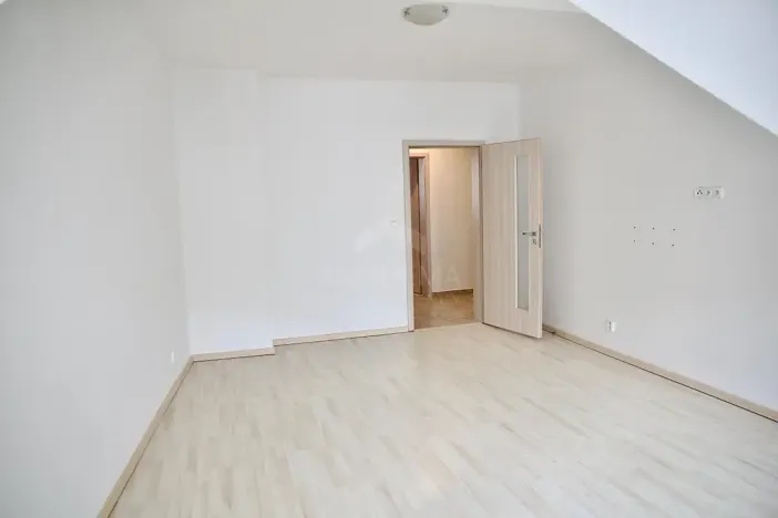 Pronájem bytu 3+1, Karlovy Vary, Moskevská, 80 m2