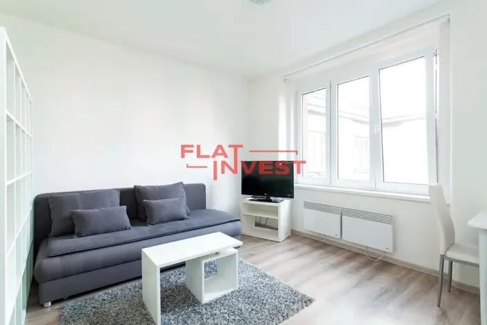 Pronájem bytu 1+kk, Praha - Holešovice, Tusarova, 30 m2
