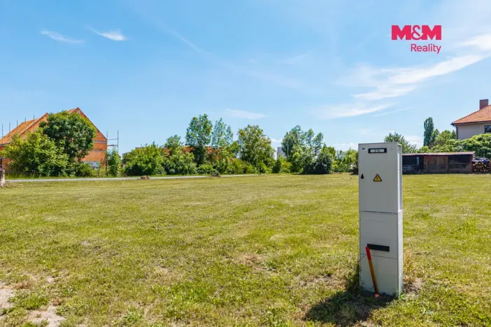 Prodej pozemku pro bydlení, Dvory - Veleliby, 618 m2