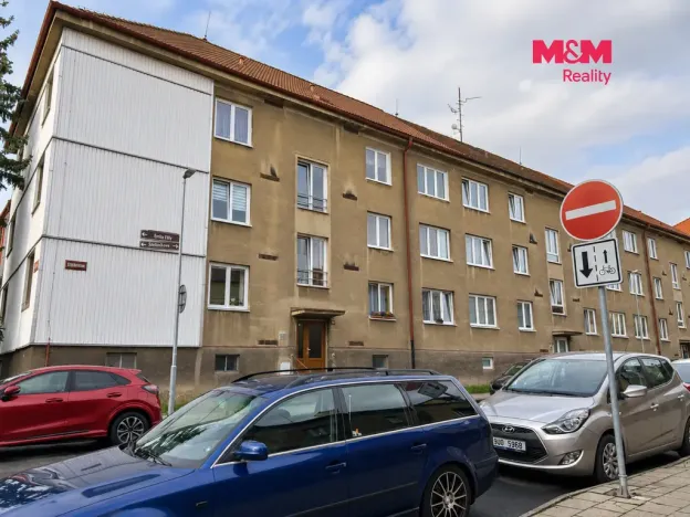 Pronájem bytu 1+kk, Louny, Sladkovského, 28 m2