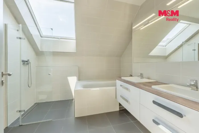 Prodej rodinného domu, Praha - Suchdol, K Roztokům, 160 m2