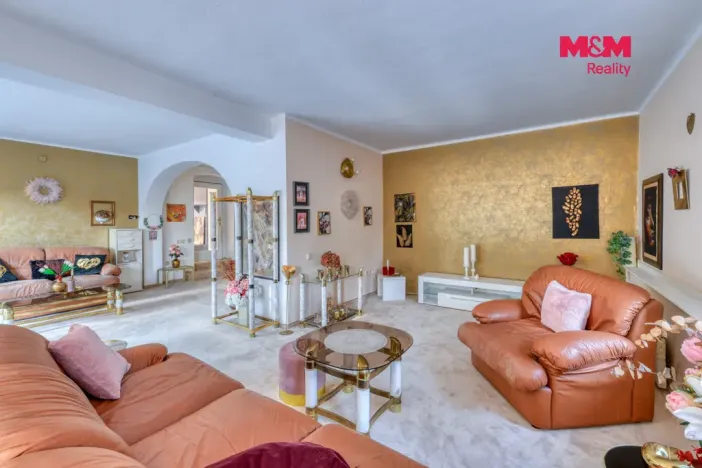 Prodej rodinného domu, Loučim, 300 m2