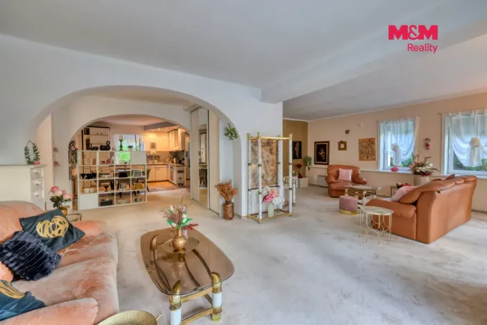 Prodej rodinného domu, Loučim, 300 m2