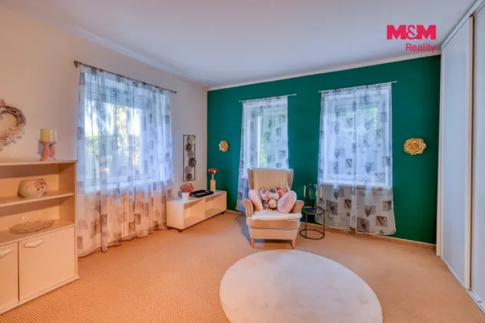 Prodej rodinného domu, Loučim, 300 m2
