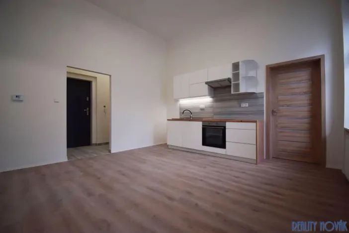 Pronájem bytu 2+kk, Teplice, Českobratrská, 42 m2